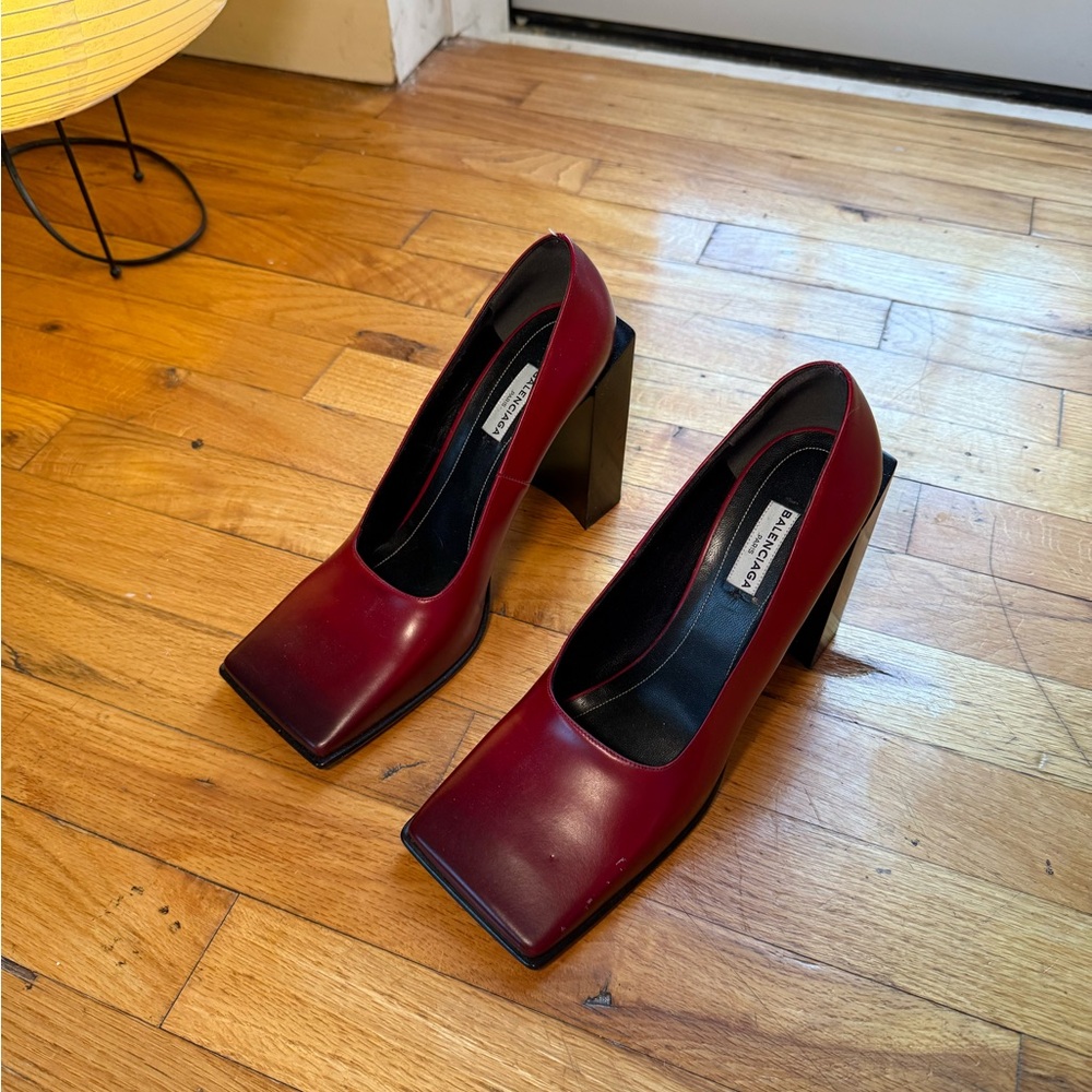 BALENCIAGA Red Square-Toe Block Heels - Picture 4 of 6
